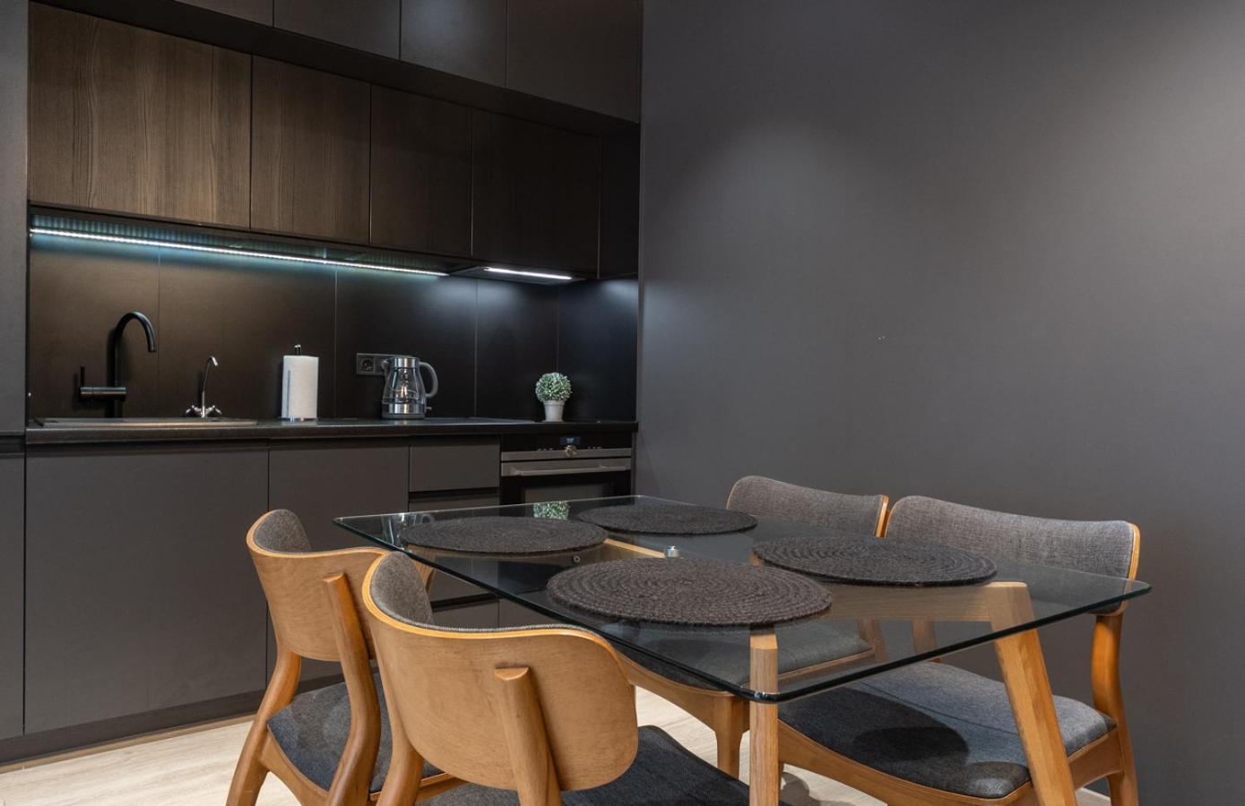 Royal Tower Residence Big Vip Apartment In Center Floor 27 Киев Экстерьер фото