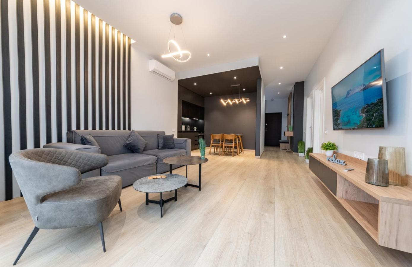 Royal Tower Residence Big Vip Apartment In Center Floor 27 Киев Экстерьер фото