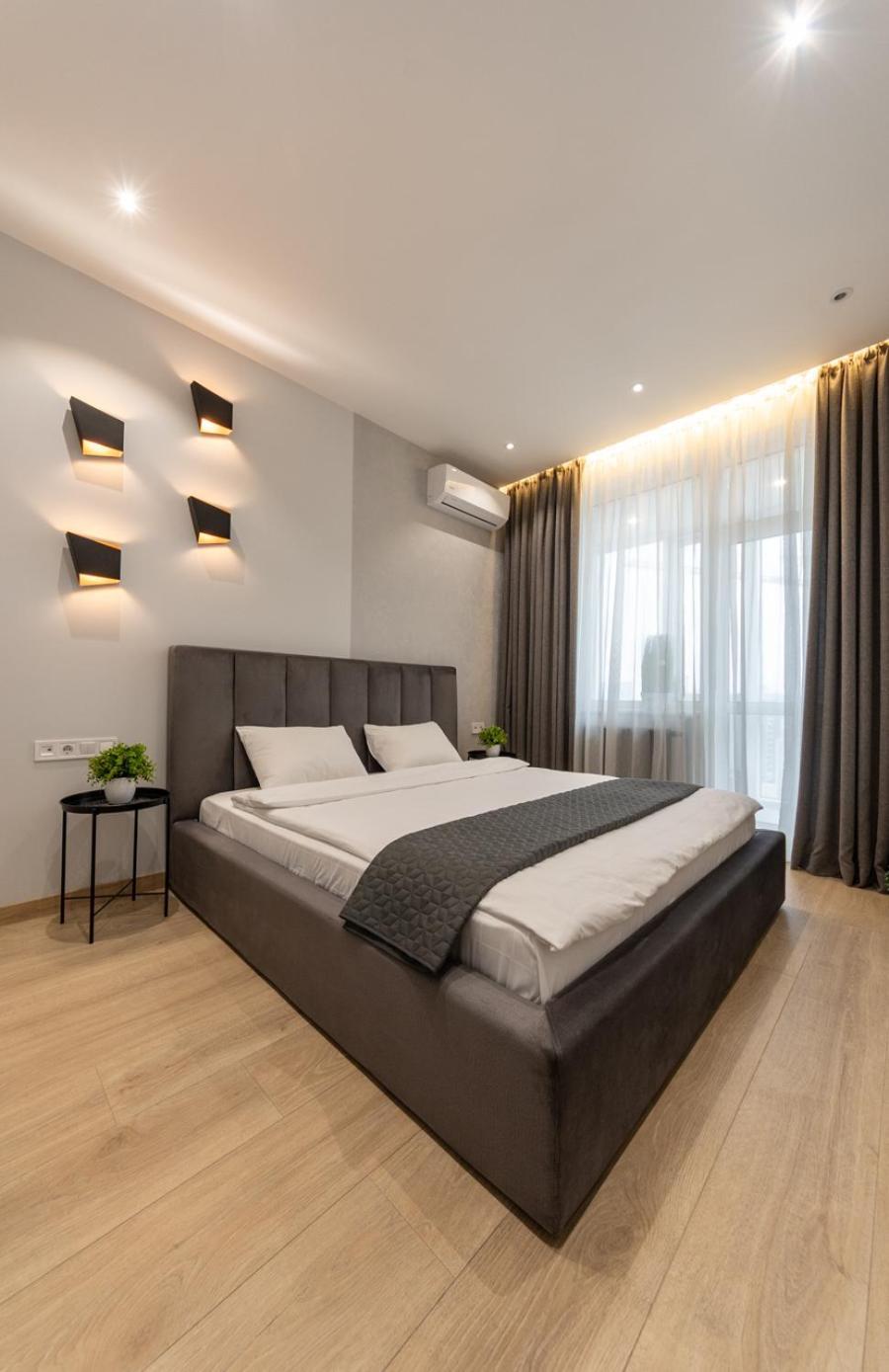 Royal Tower Residence Big Vip Apartment In Center Floor 27 Киев Экстерьер фото