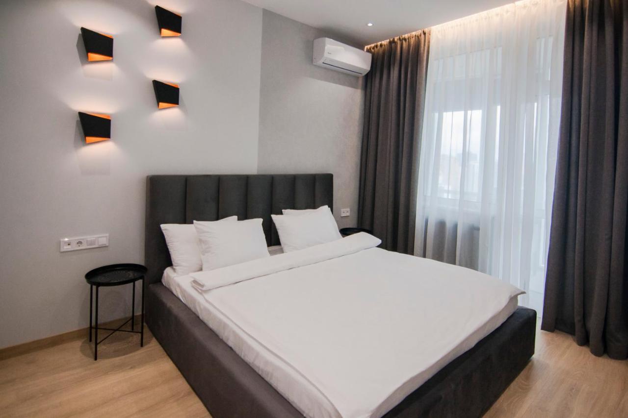 Royal Tower Residence Big Vip Apartment In Center Floor 27 Киев Экстерьер фото