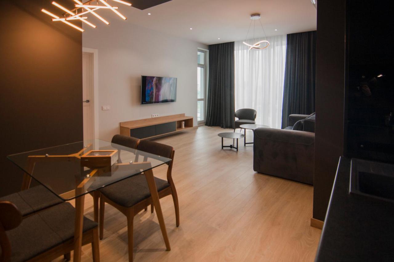 Royal Tower Residence Big Vip Apartment In Center Floor 27 Киев Экстерьер фото